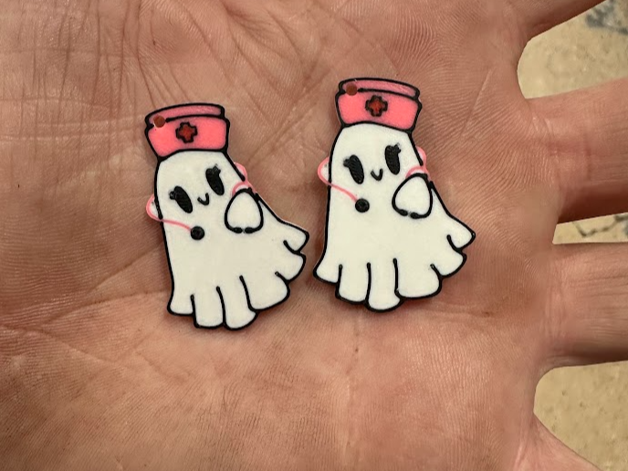 HEMŞİRE HAYALET KÜPE