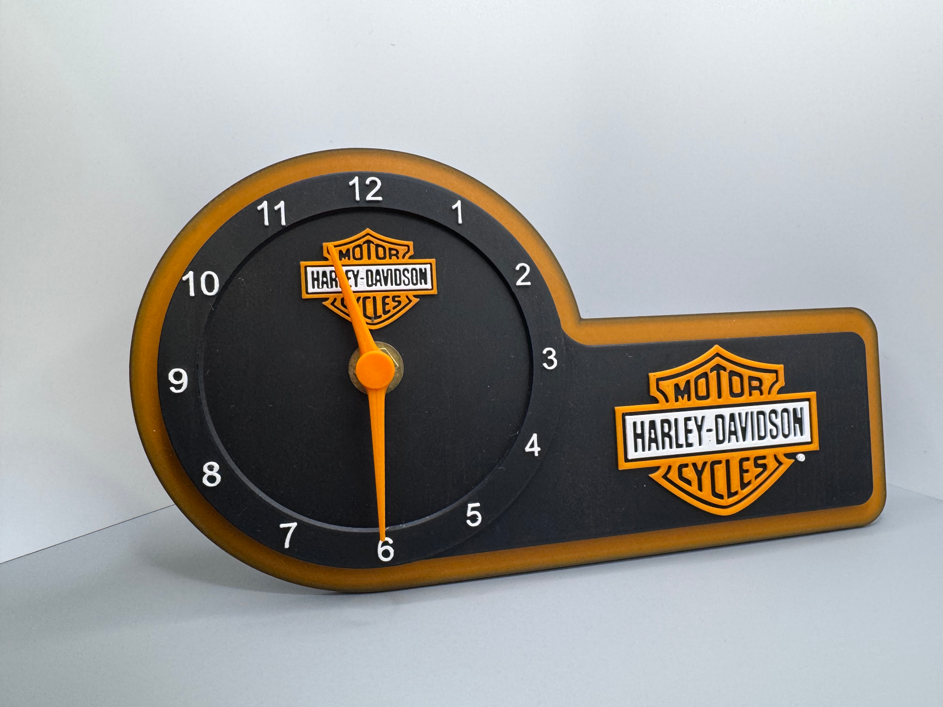 Harley Davidson Masa Saati