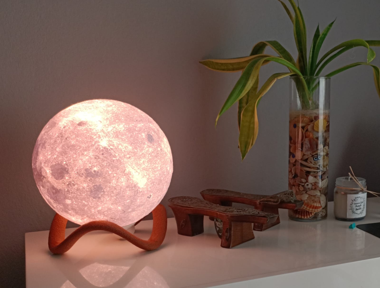 🌕 Işıklı 3D Ay Lambası – El Yapımı Standlı Dekoratif Aydınlatma