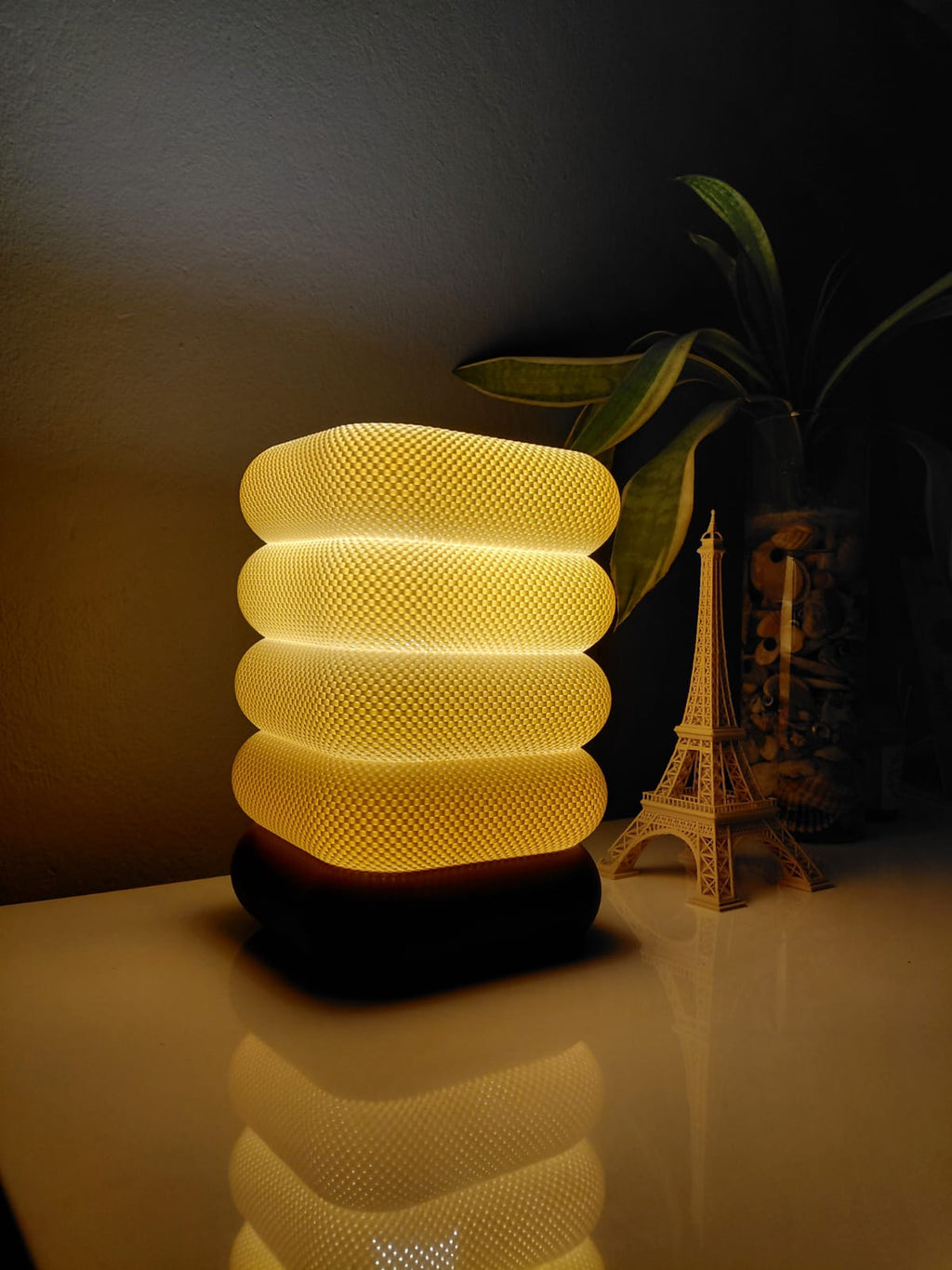 LumaStack – Modern Dekoratif Masa Lambası