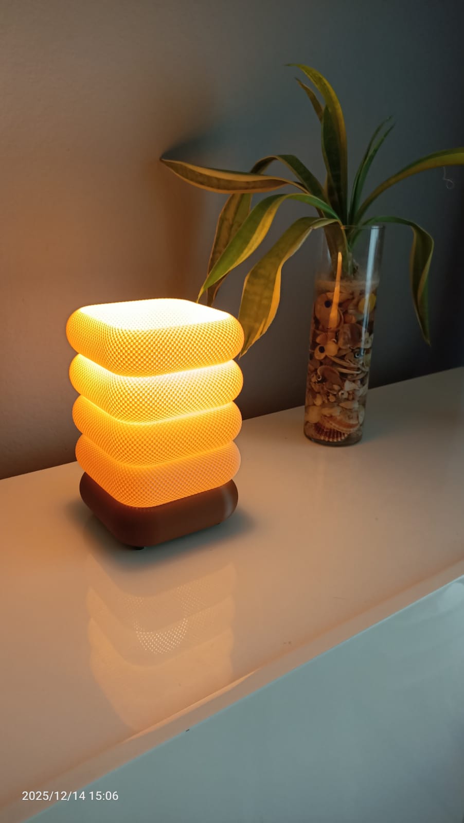 LumaStack – Modern Dekoratif Masa Lambası