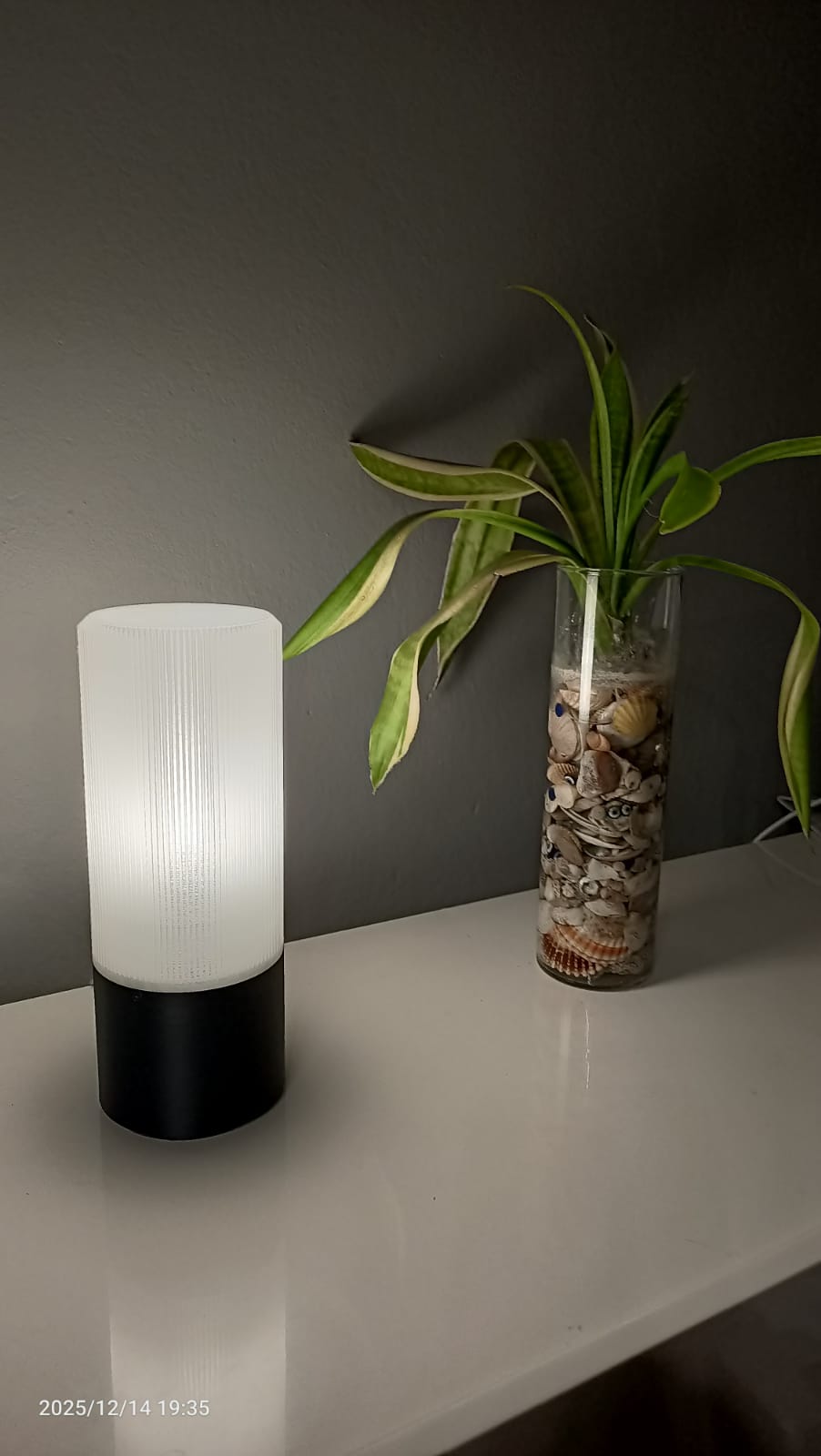 Linea Aura – Modern Ambient Masa Lambası