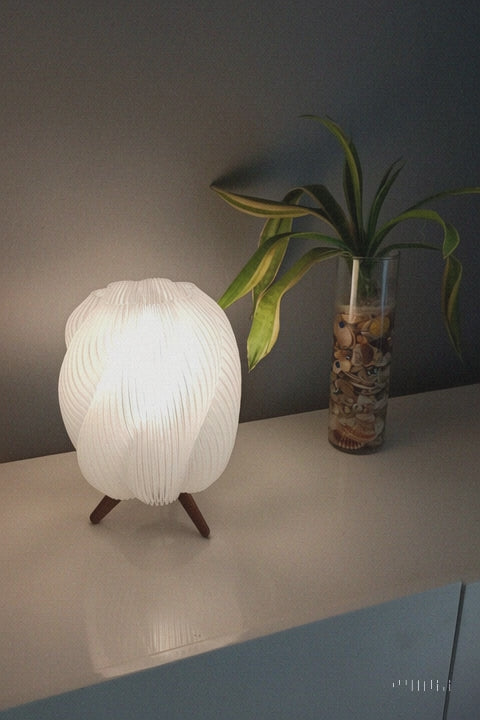 SilvaGlow – Modern & Doğal Dekoratif Masa Lambası